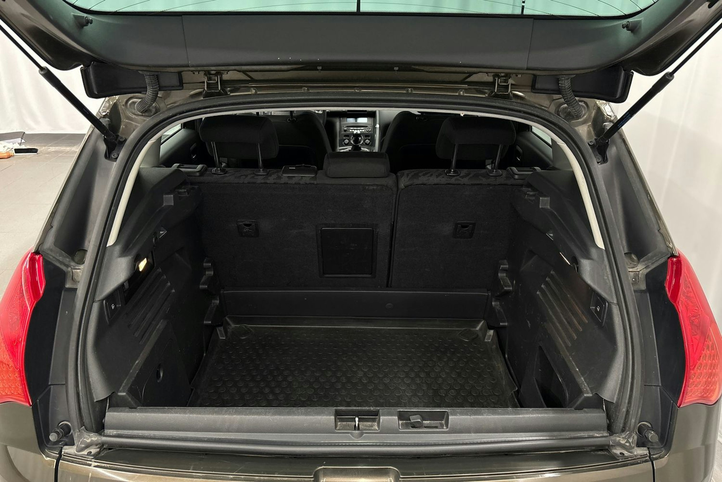 ruskea (beige) Peugeot 3008 2012 kuva 16.