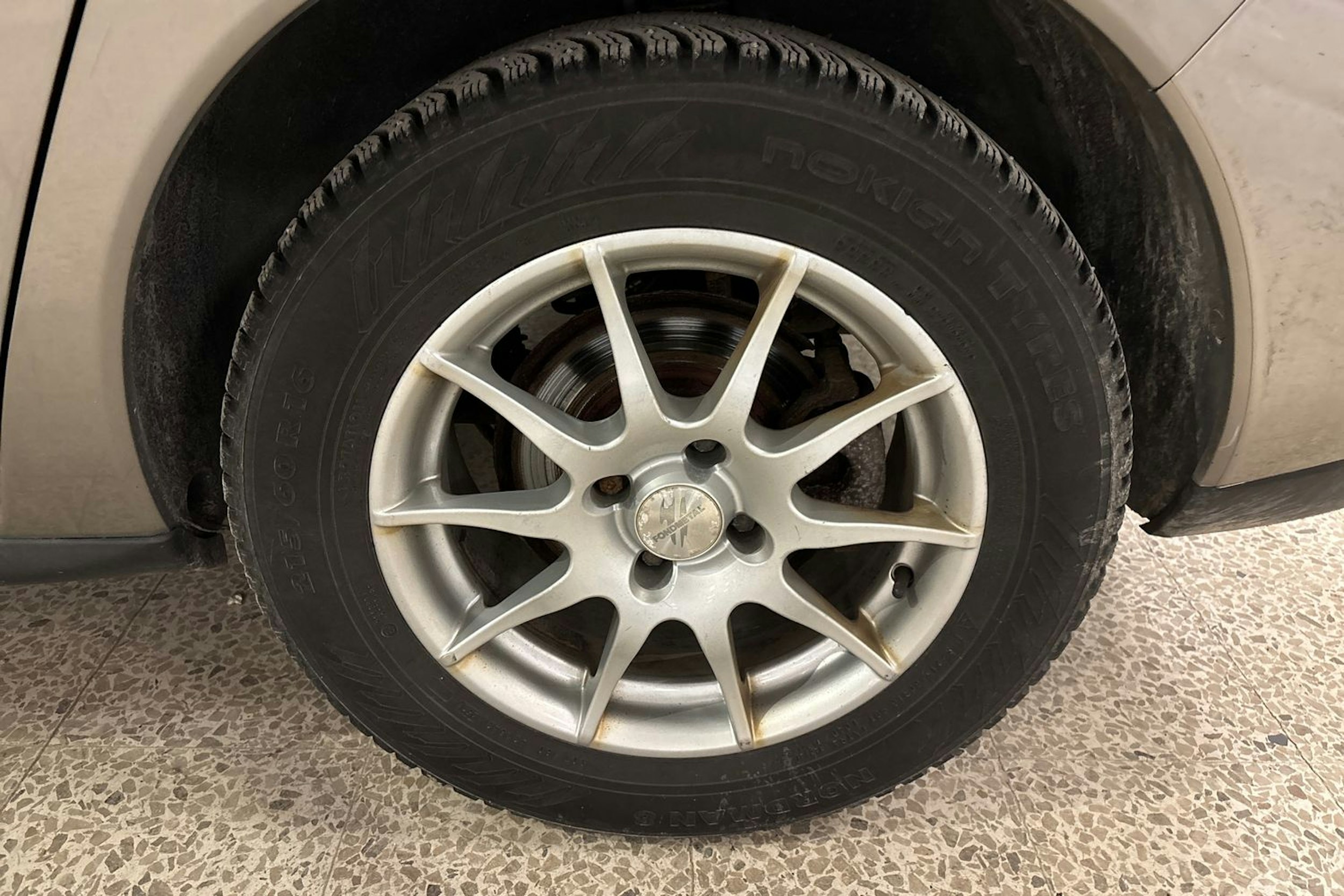 Harmaa Peugeot 3008 2013 kuva 13.