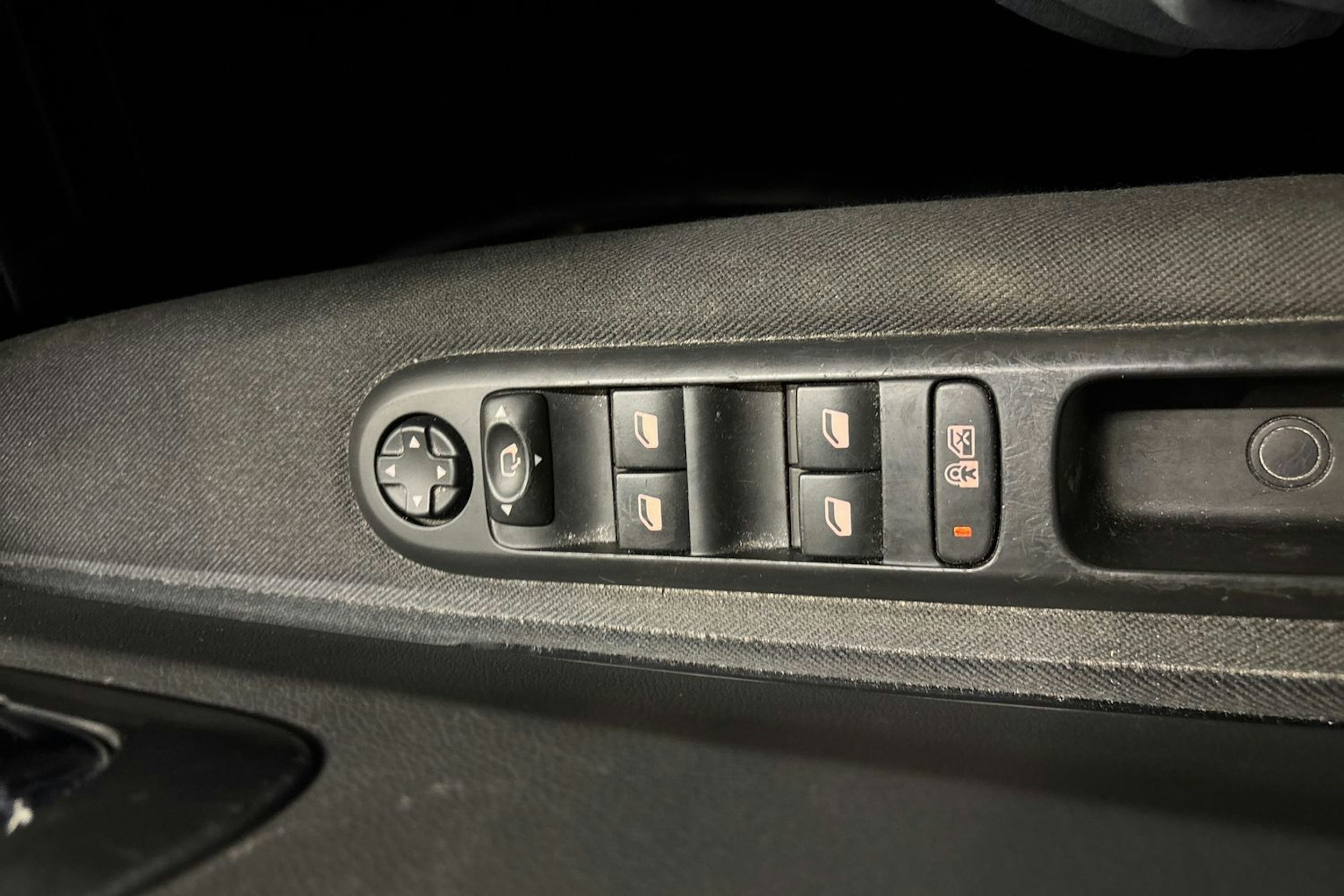 Harmaa Peugeot 3008 2013 kuva 17.