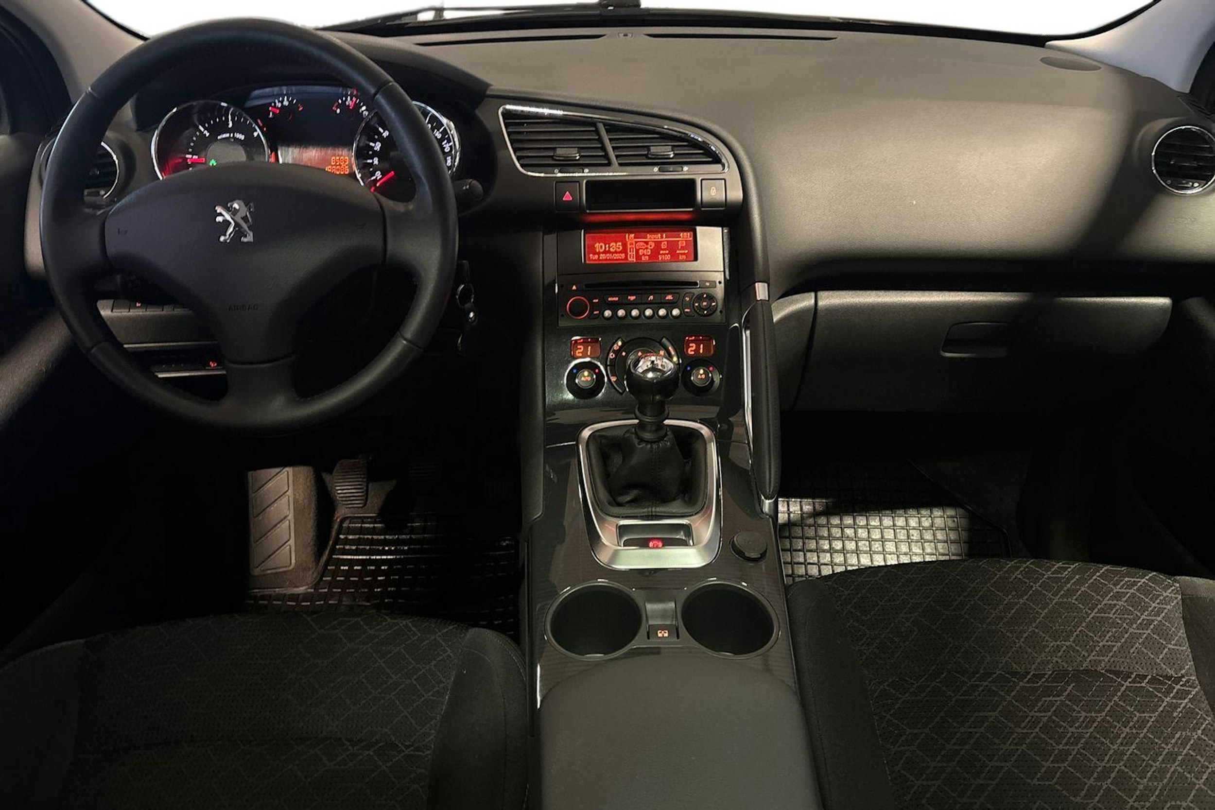 Ruskea (beige) Peugeot 3008 2014 kuva 9.