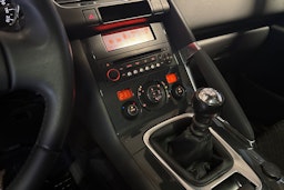 Ruskea (beige) Peugeot 3008 2014 kuva 15.