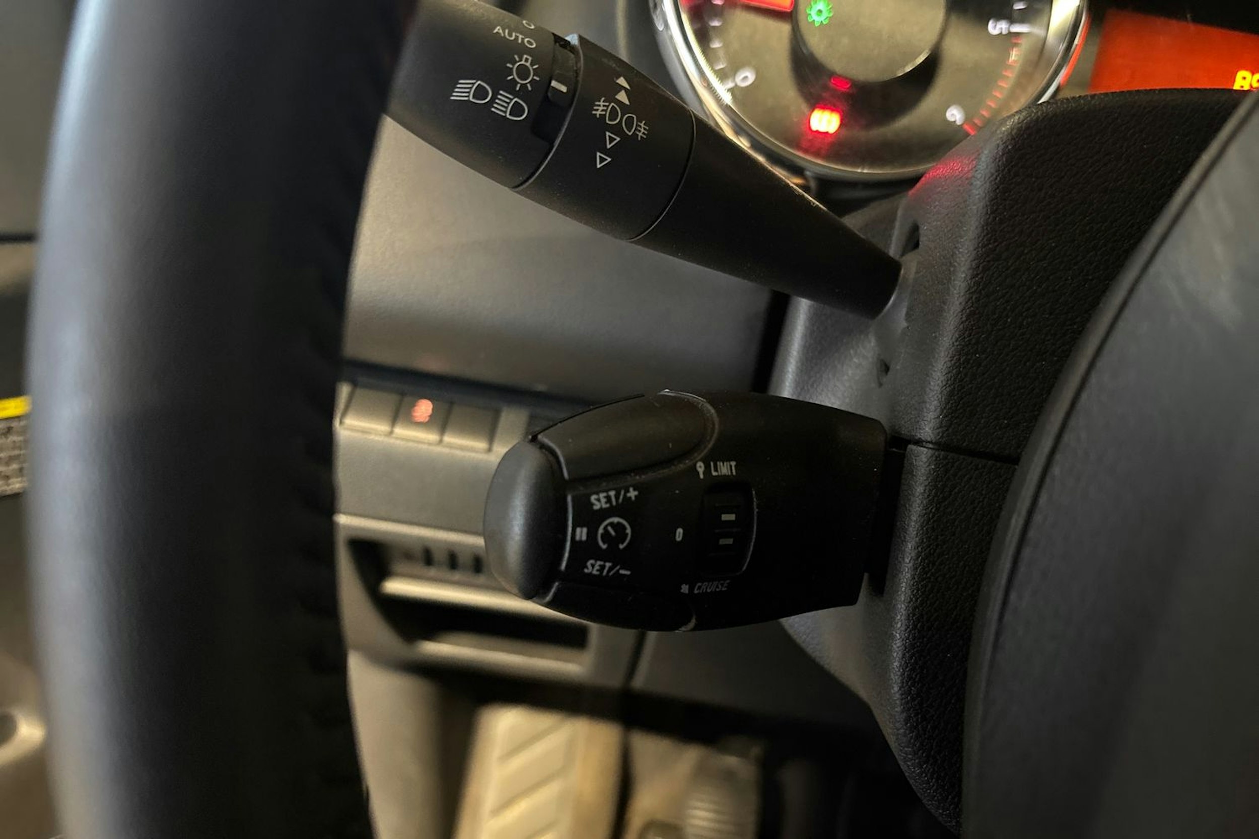 Ruskea (beige) Peugeot 3008 2014 kuva 17.