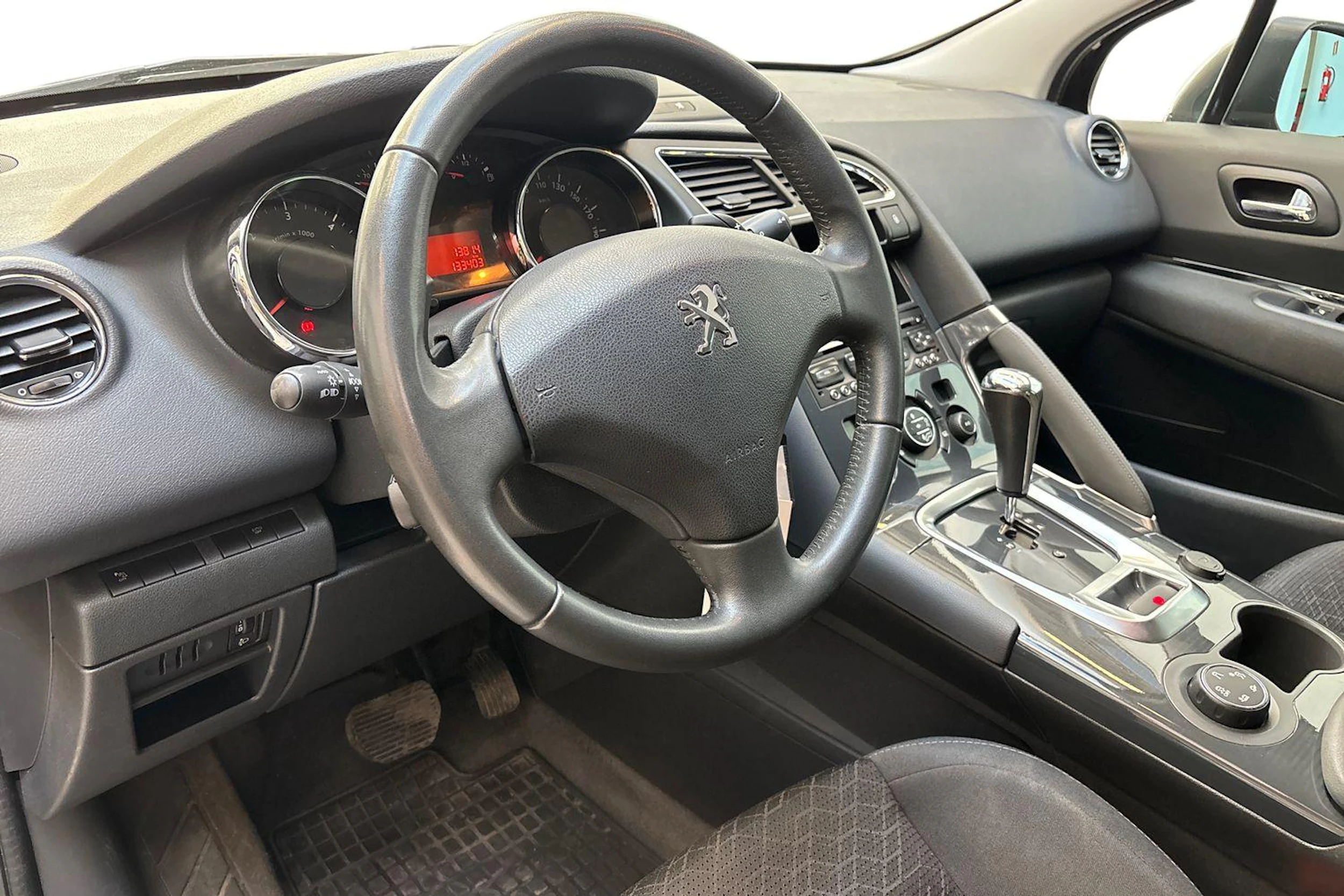 Musta Peugeot 3008 2014 kuva 8.