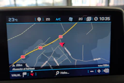 sininen Peugeot 3008 2017 kuva 12.
