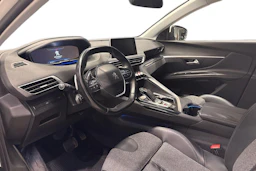 valkoinen Peugeot 3008 2017 kuva 6.