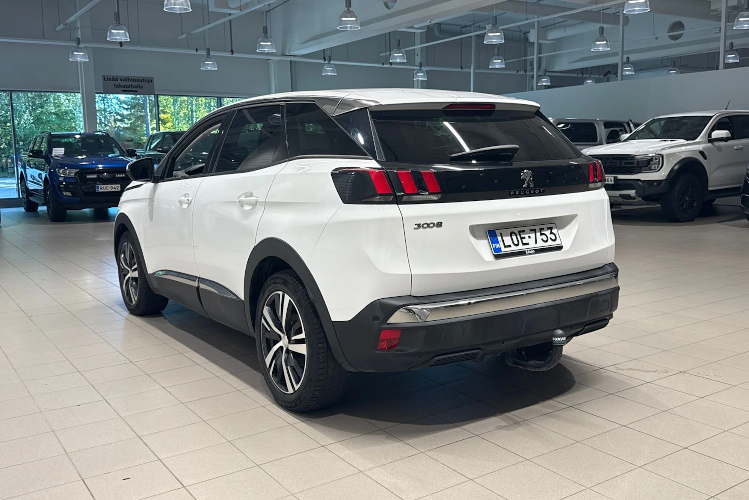 valkoinen Peugeot 3008 2017 kuva 12.
