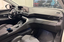 valkoinen Peugeot 3008 2017 kuva 15.