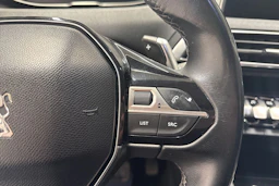 valkoinen Peugeot 3008 2017 kuva 19.