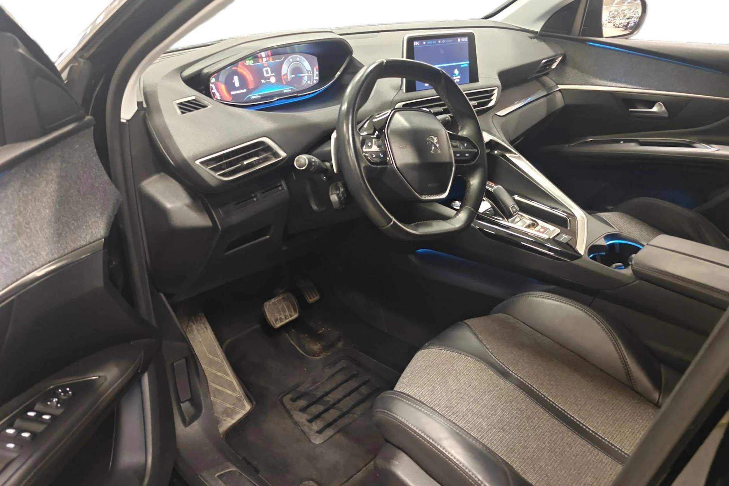 musta Peugeot 3008 2017 kuva 3.