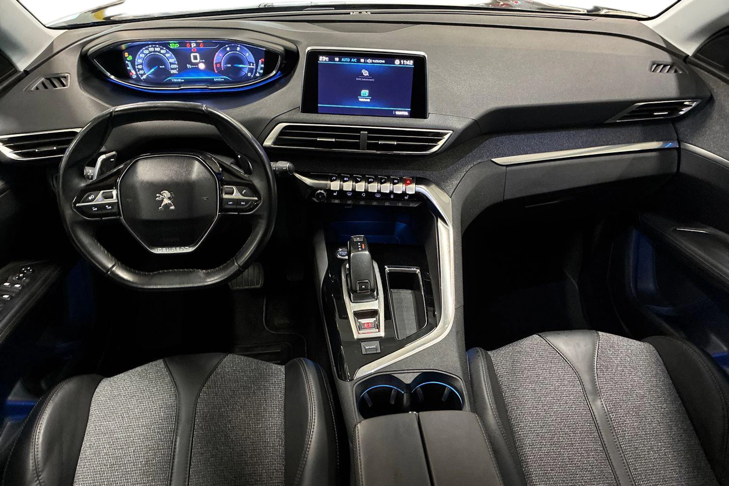 musta Peugeot 3008 2017 kuva 7.