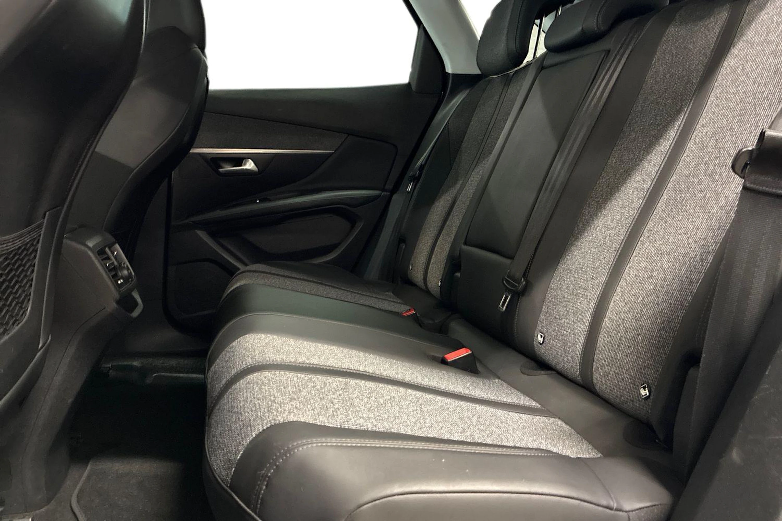 musta Peugeot 3008 2017 kuva 8.