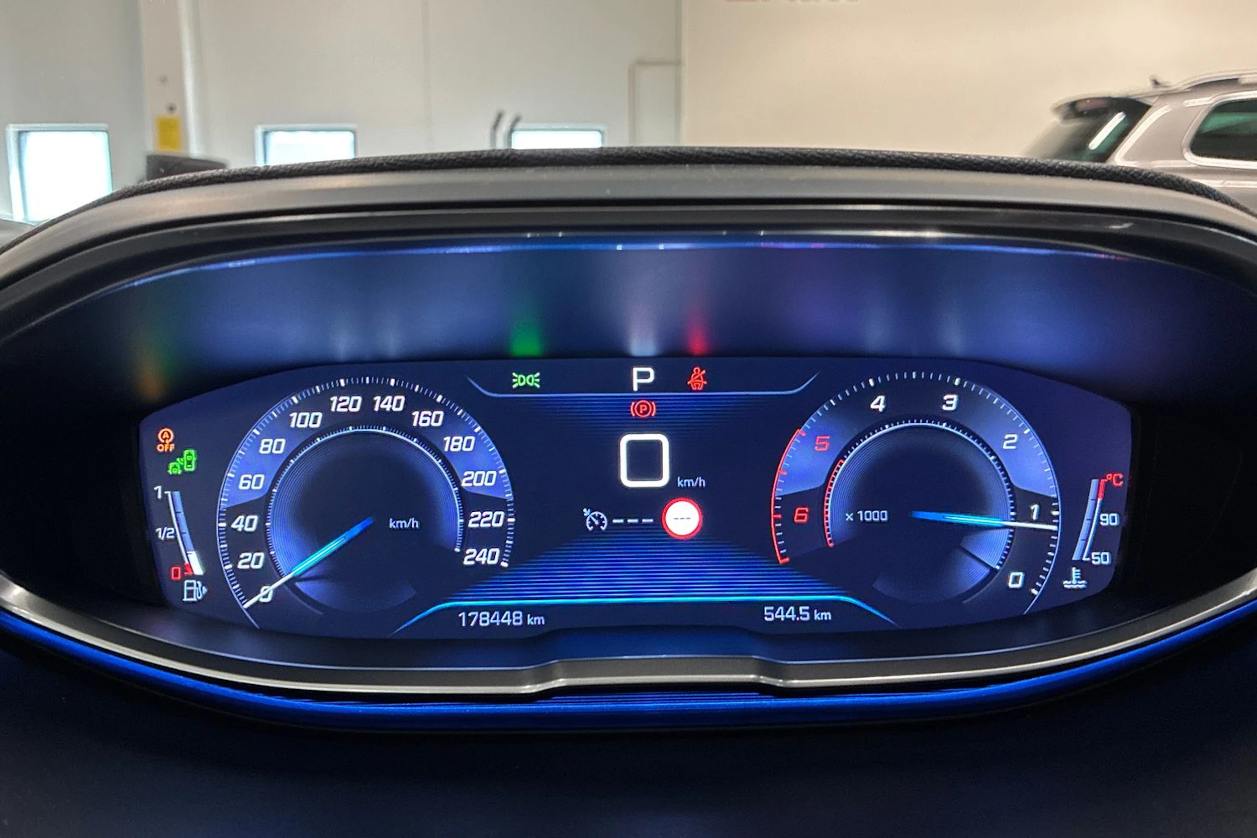 musta Peugeot 3008 2017 kuva 12.