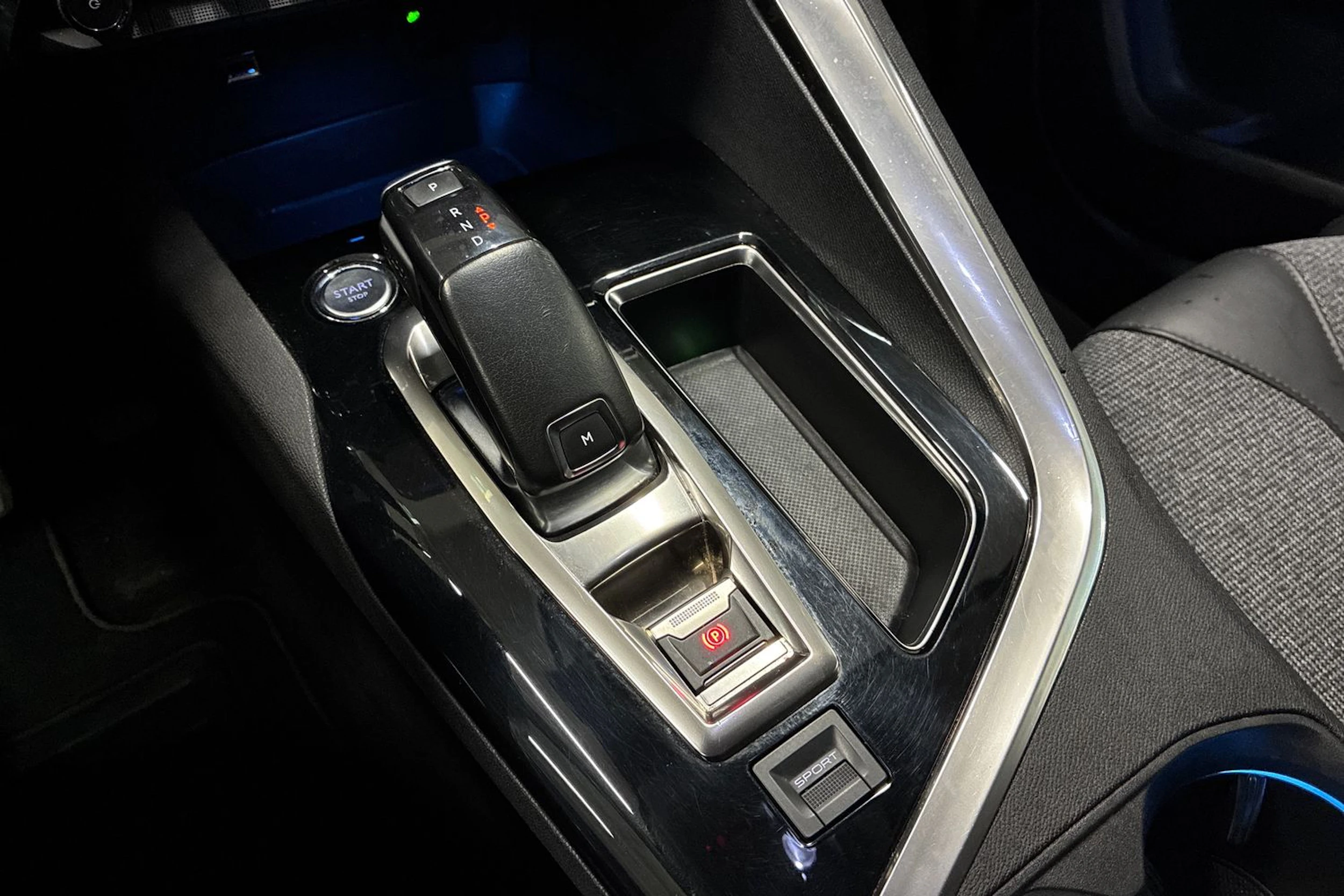musta Peugeot 3008 2017 kuva 16.