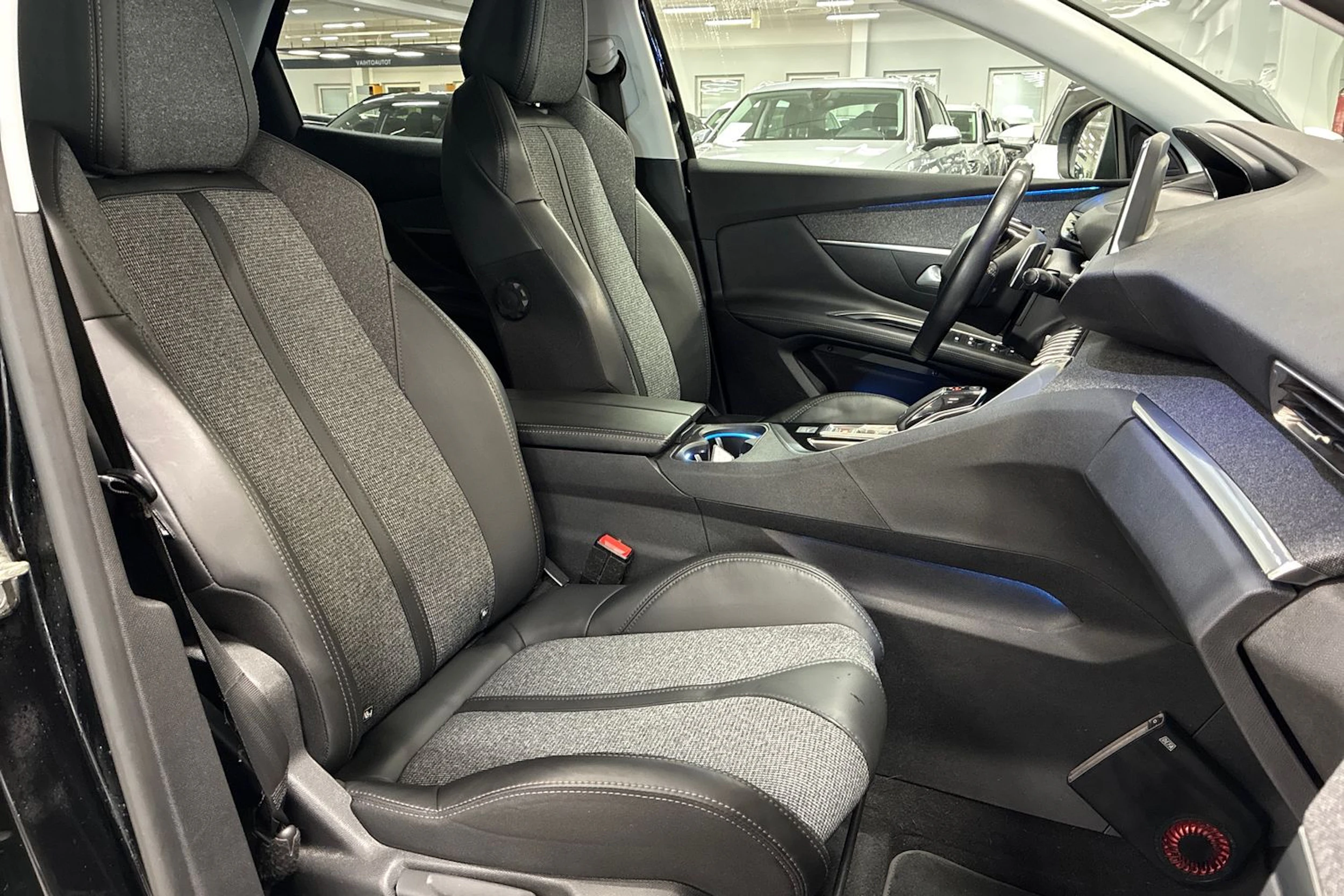 musta Peugeot 3008 2017 kuva 25.