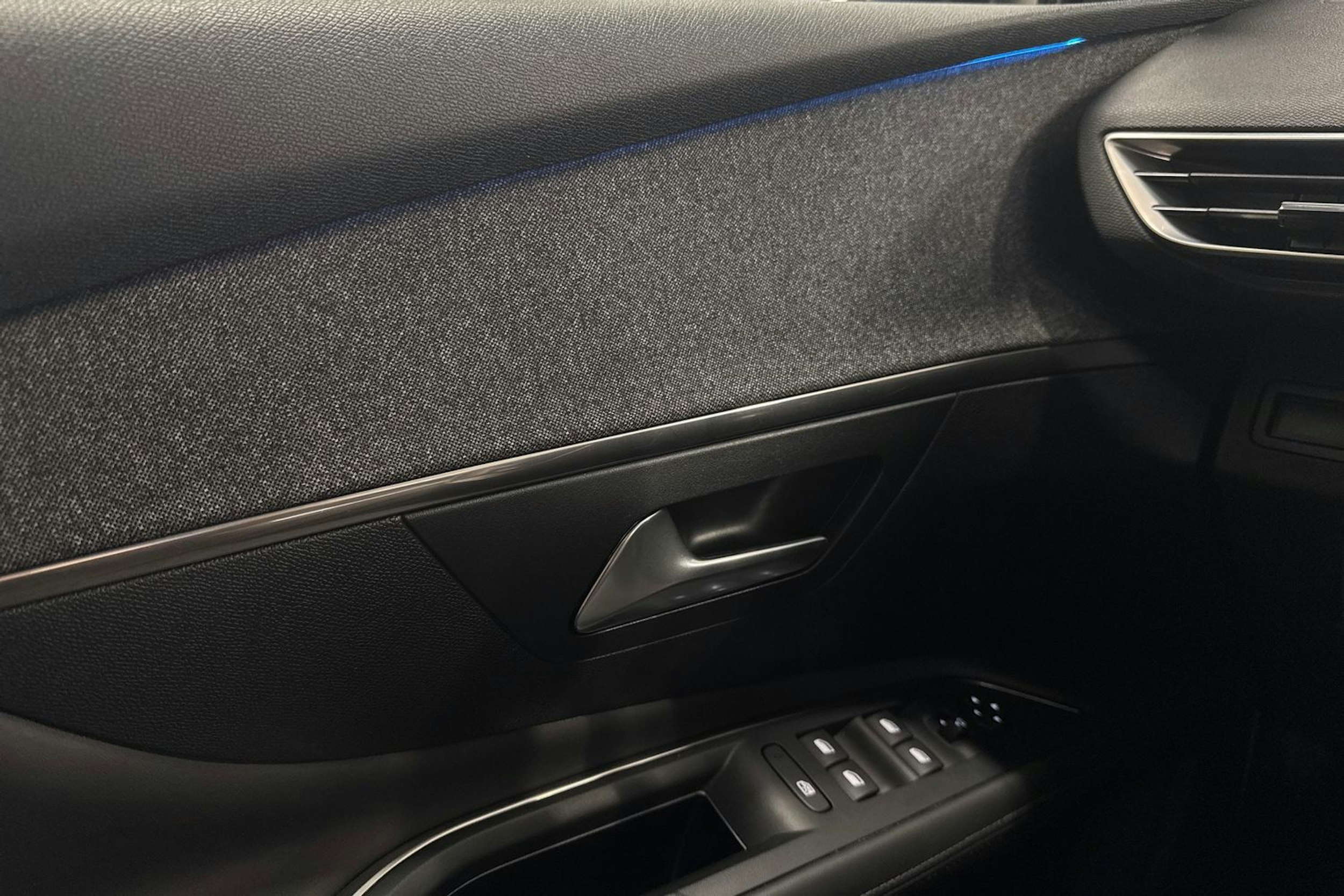 ruskea (beige) Peugeot 3008 2017 kuva 17.