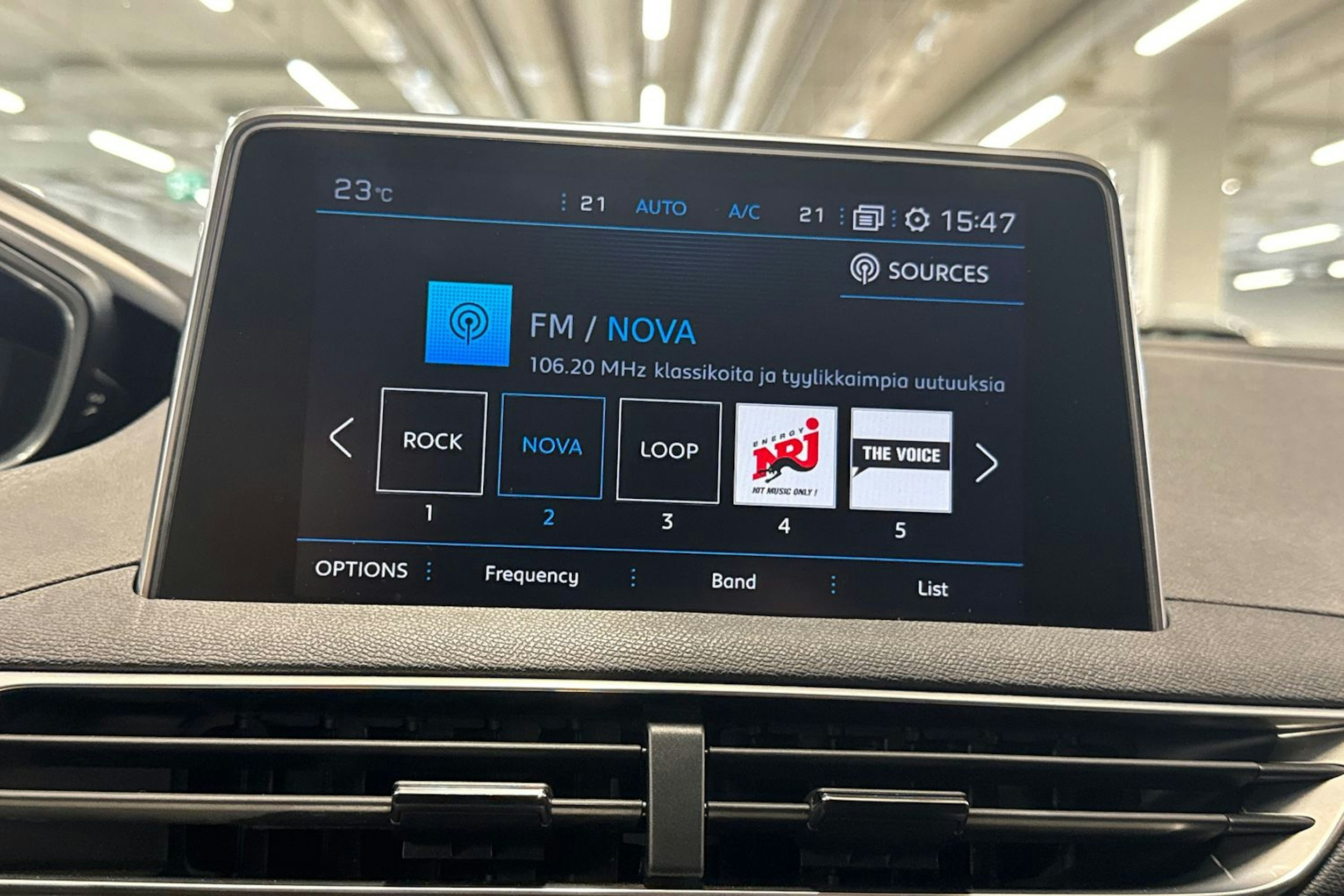 ruskea (beige) Peugeot 3008 2017 kuva 19.