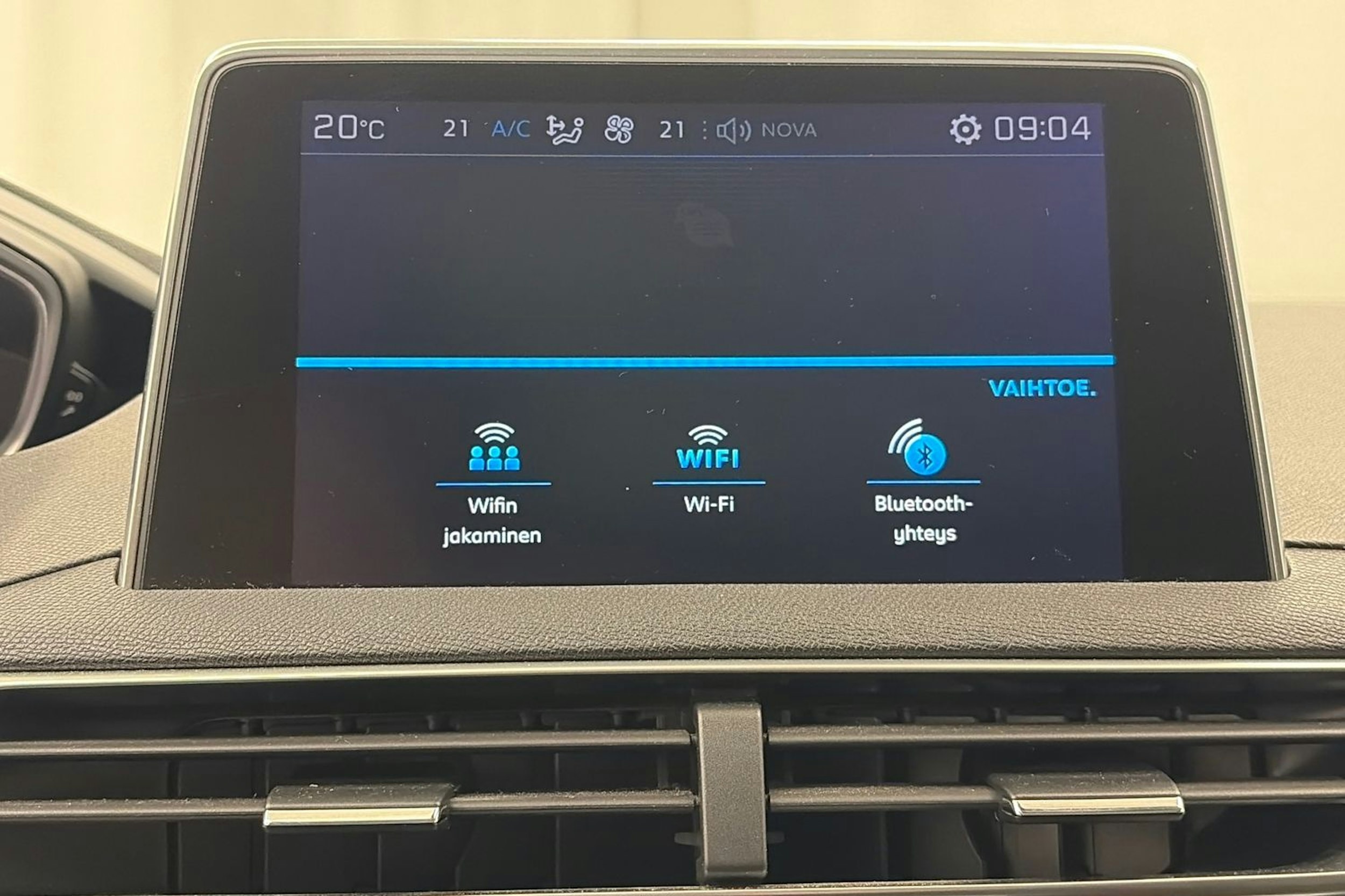 ruskea (beige) Peugeot 3008 2017 kuva 9.