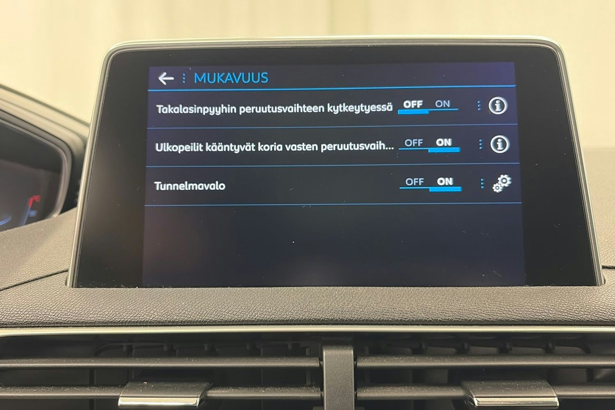 ruskea (beige) Peugeot 3008 2017 kuva 15.