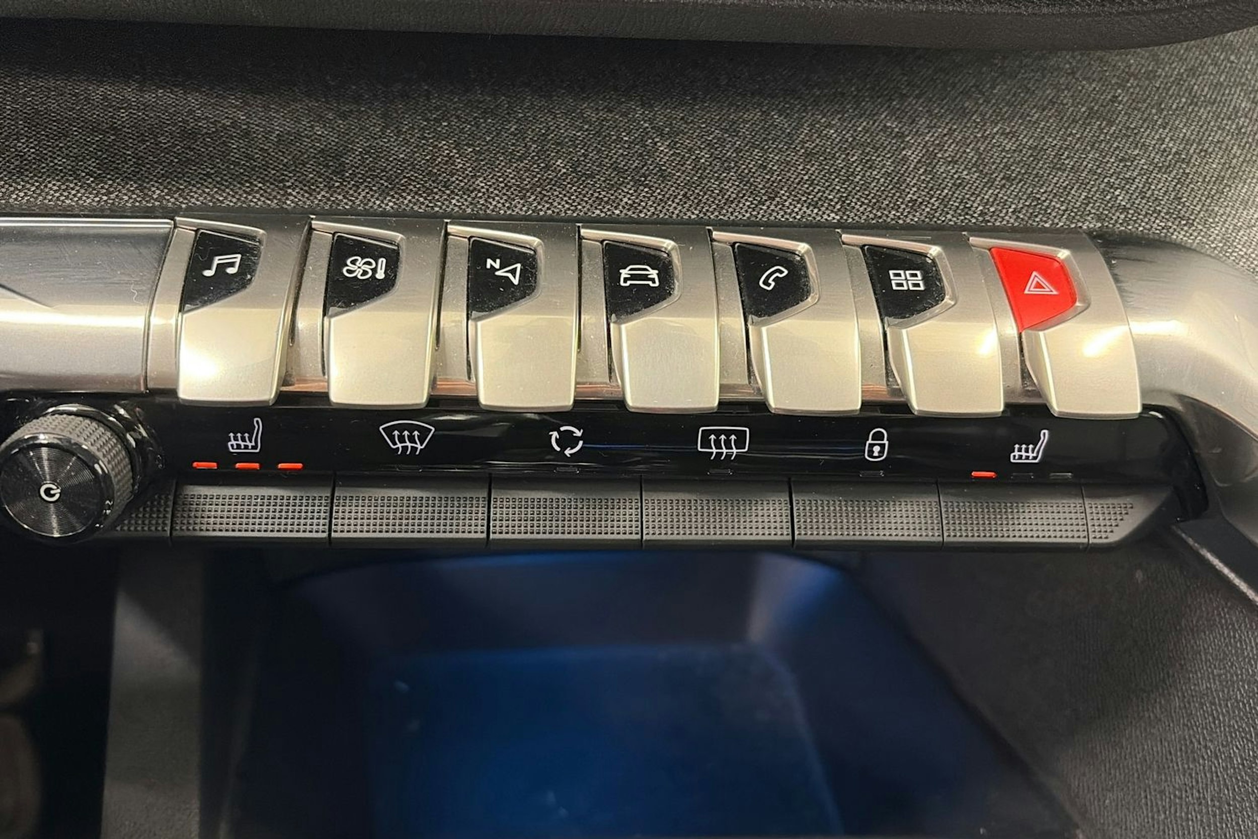 ruskea (beige) Peugeot 3008 2017 kuva 17.