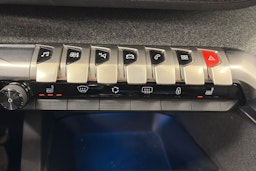 ruskea (beige) Peugeot 3008 2017 kuva 17.