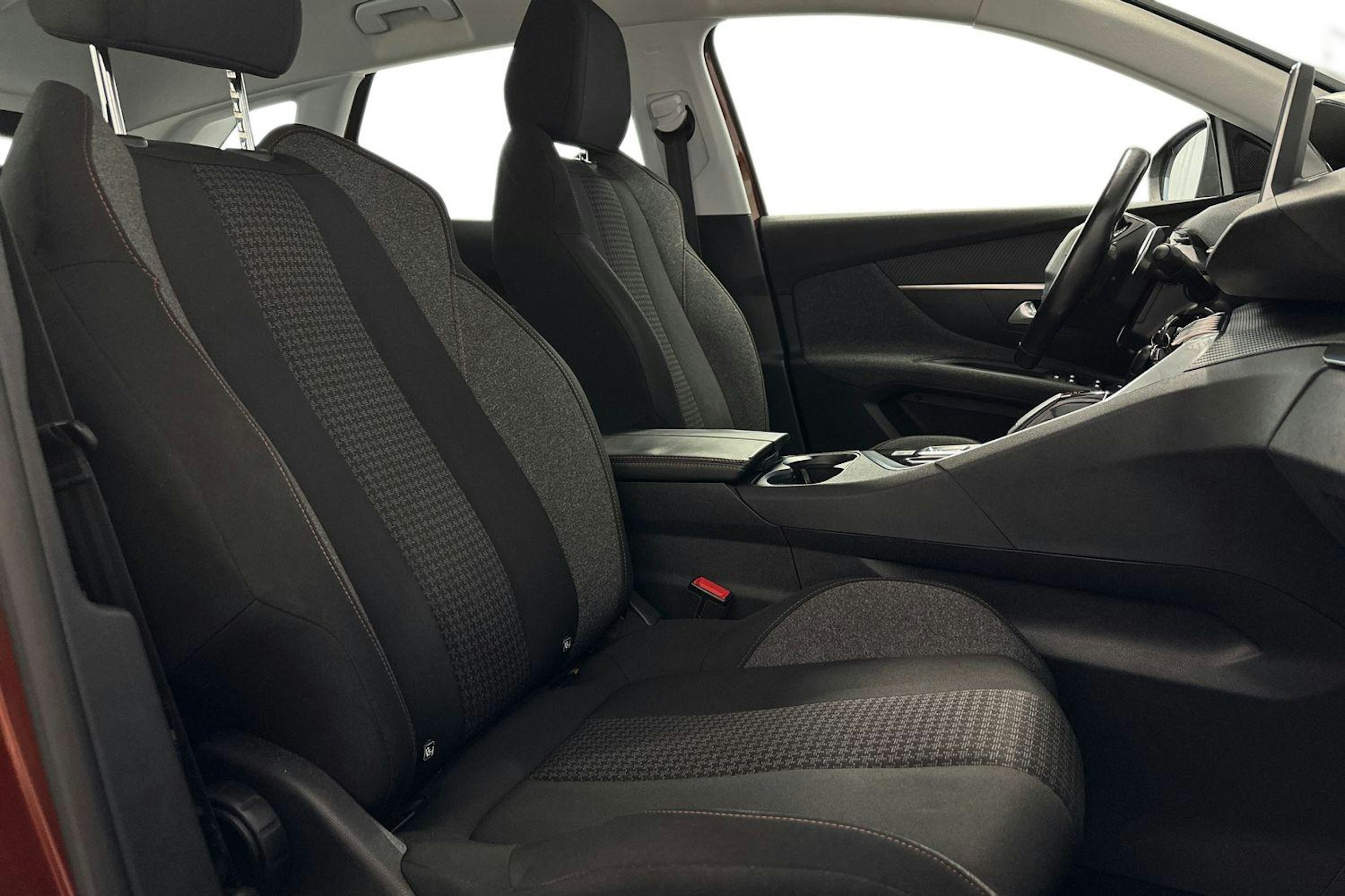 ruskea (beige) Peugeot 3008 2018 kuva 8.