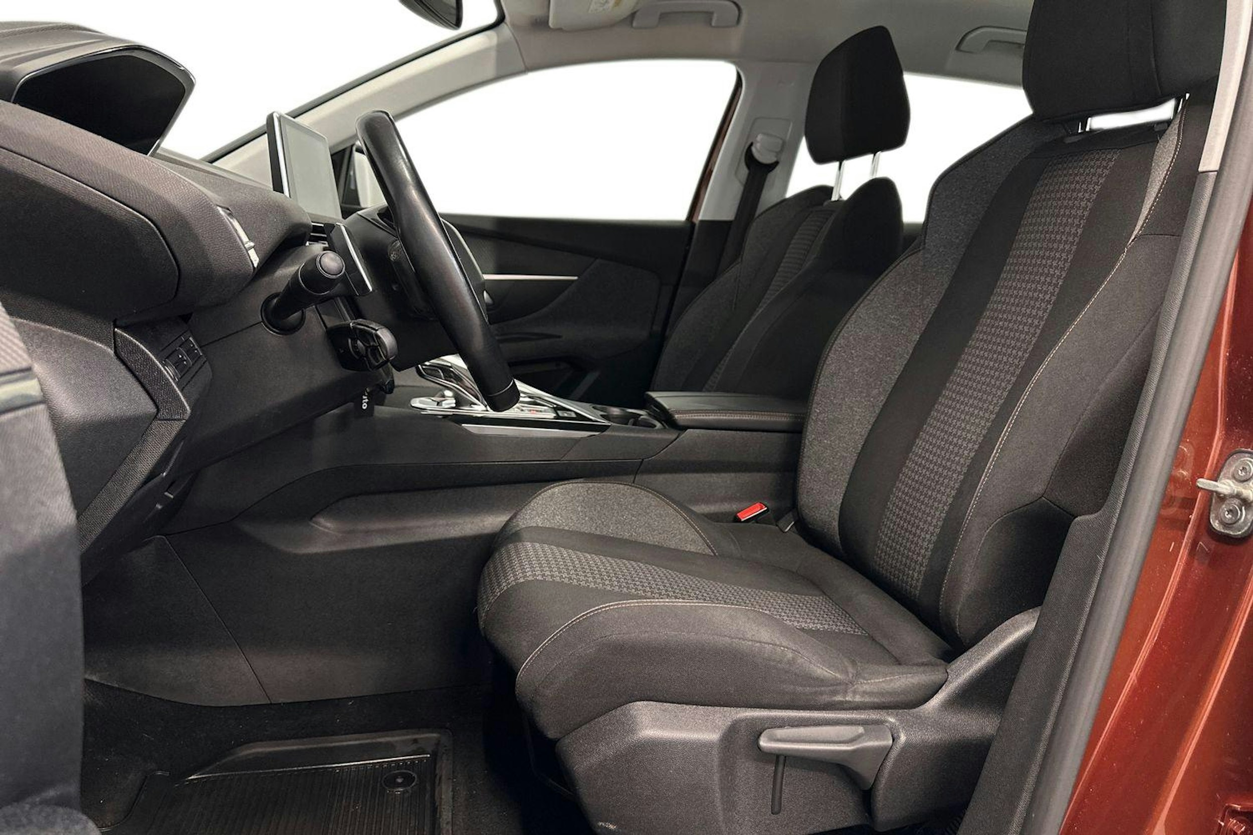 ruskea (beige) Peugeot 3008 2018 kuva 9.