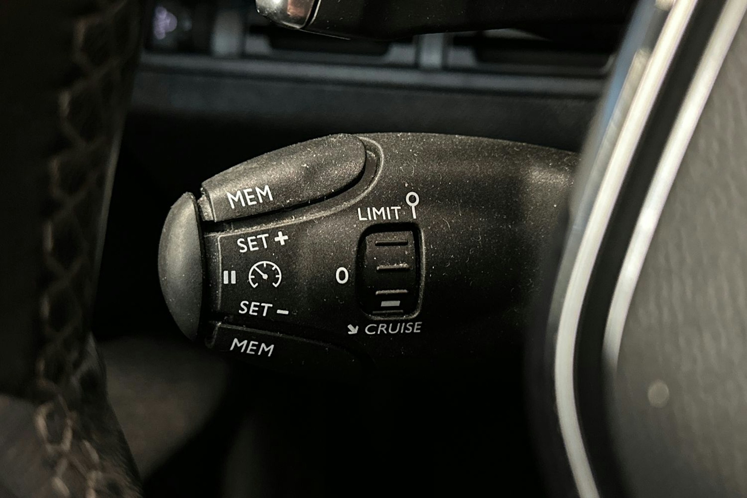 ruskea (beige) Peugeot 3008 2018 kuva 13.