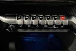 ruskea (beige) Peugeot 3008 2018 kuva 17.