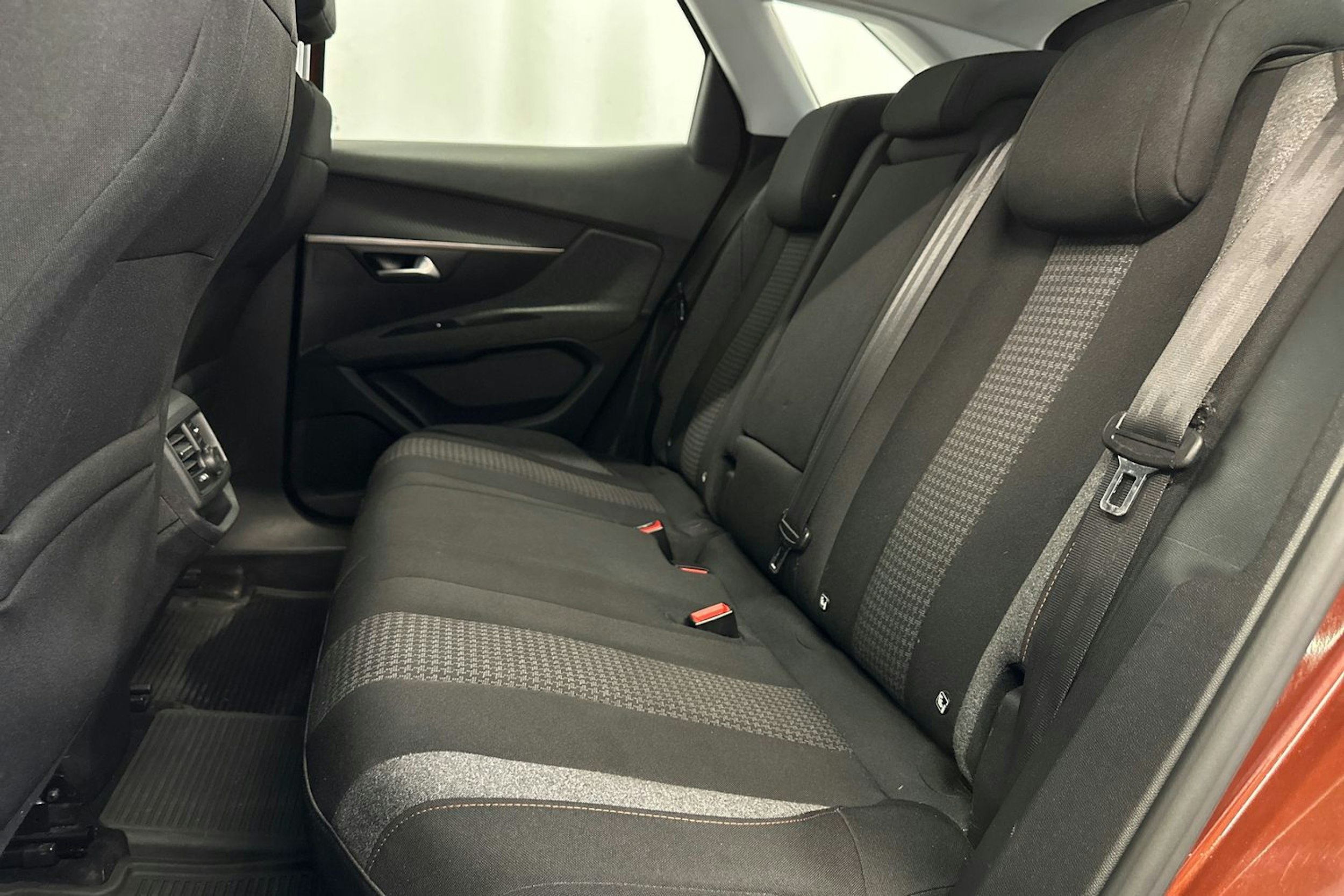 ruskea (beige) Peugeot 3008 2018 kuva 23.