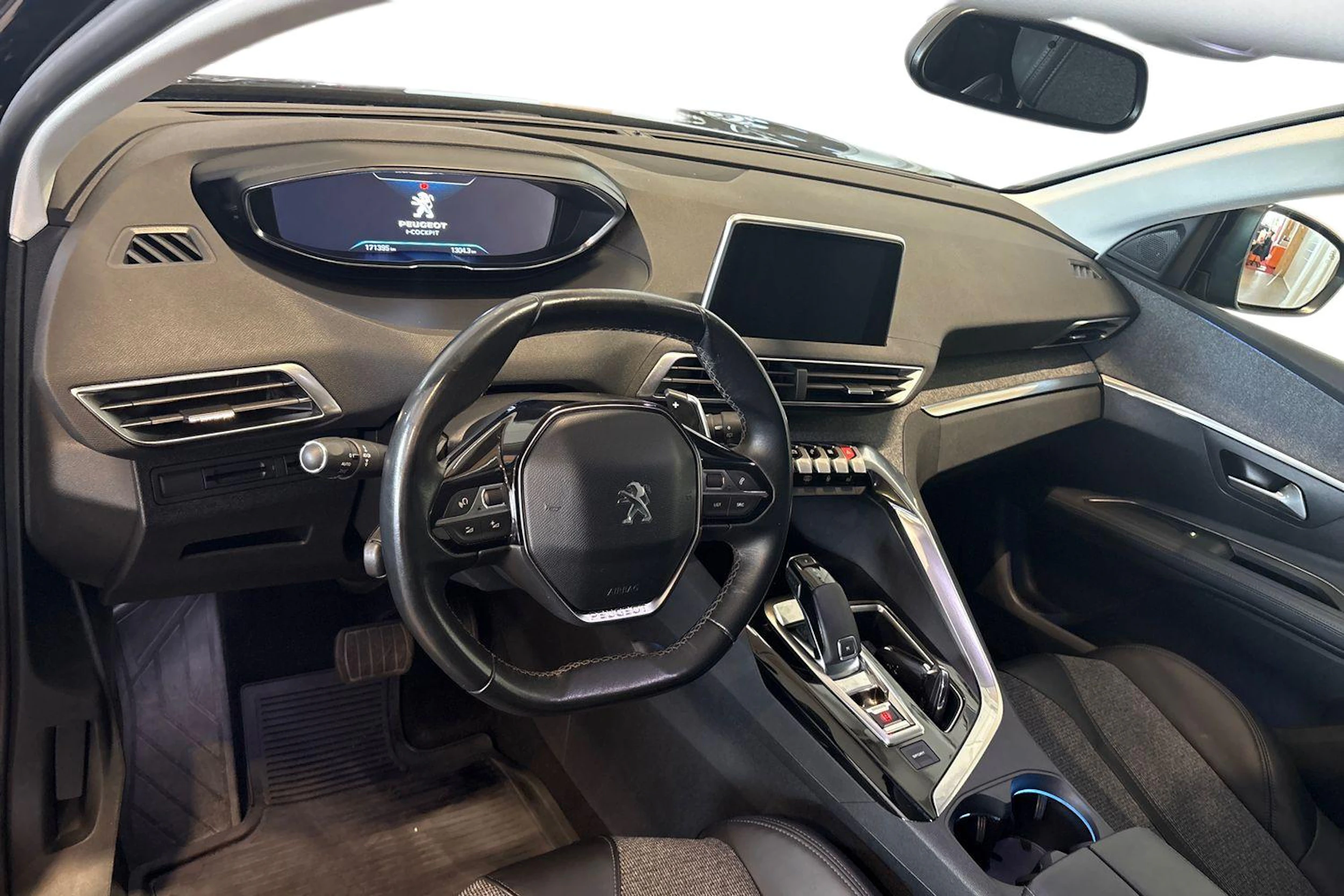 Musta Peugeot 3008 2018 kuva 9.