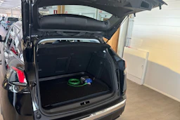 Musta Peugeot 3008 2018 kuva 15.