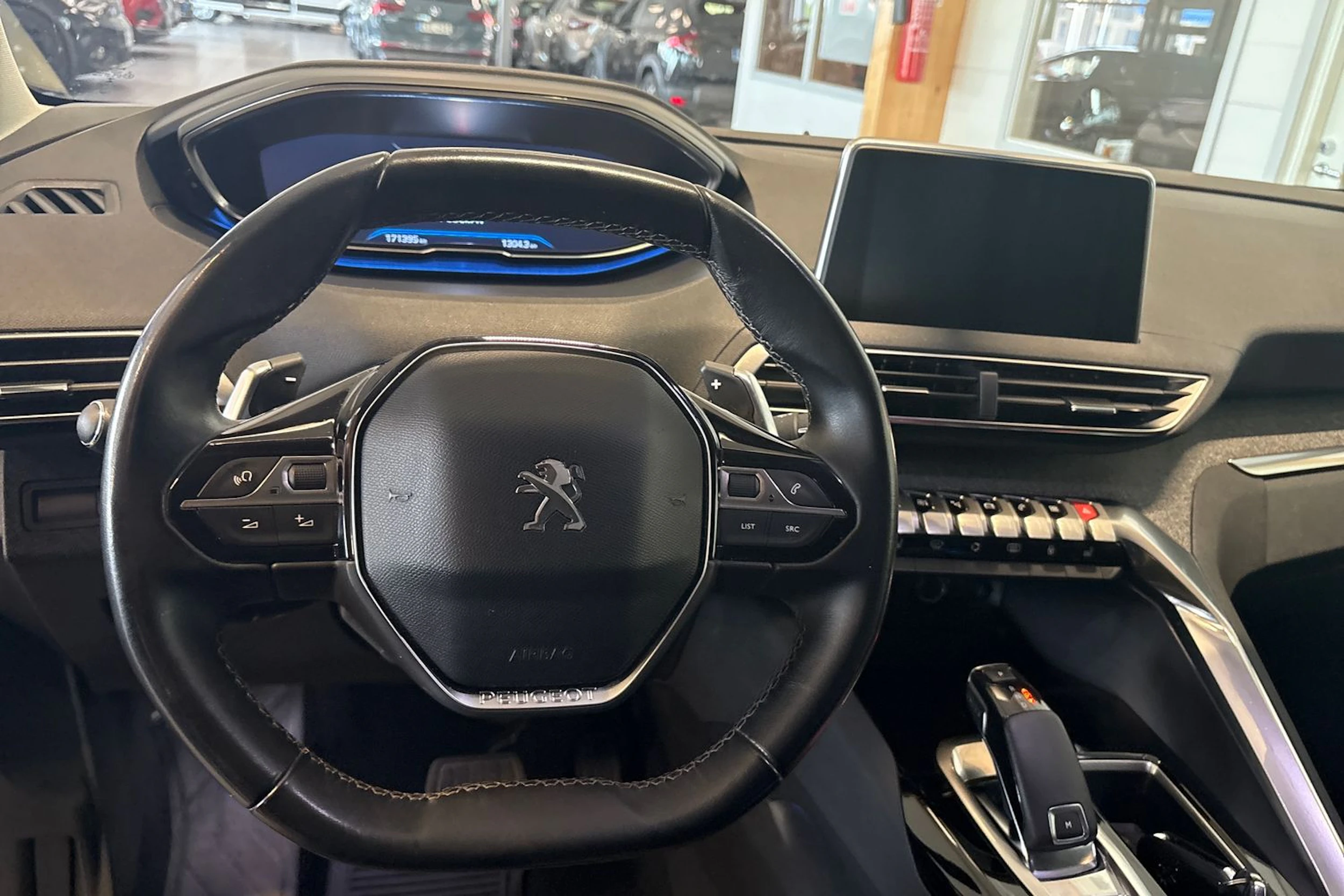 Musta Peugeot 3008 2018 kuva 19.