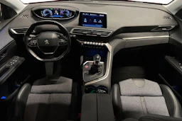 harmaa Peugeot 3008 2018 kuva 7.