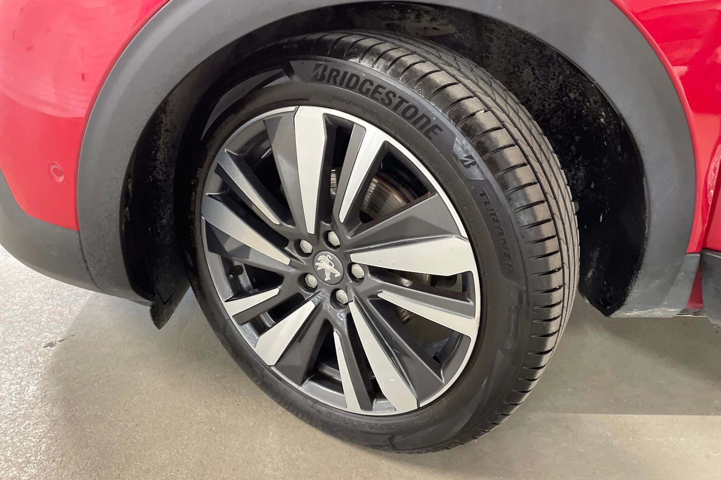 harmaa Peugeot 3008 2018 kuva 10.