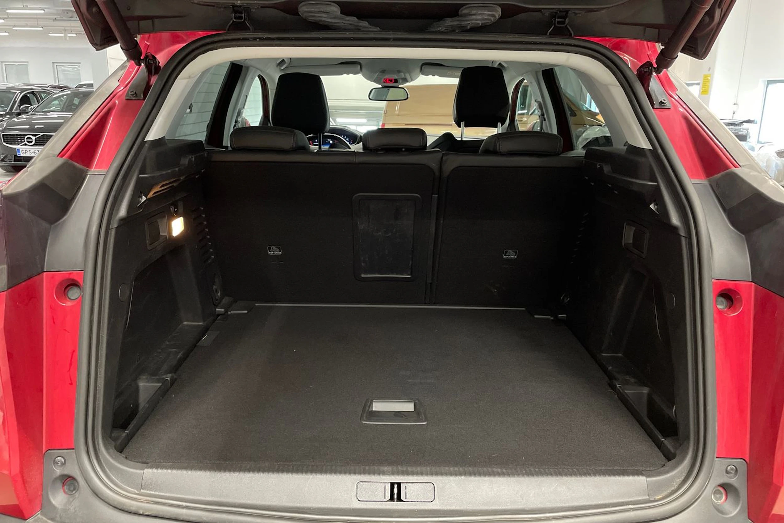 harmaa Peugeot 3008 2018 kuva 12.