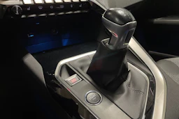 harmaa Peugeot 3008 2018 kuva 17.