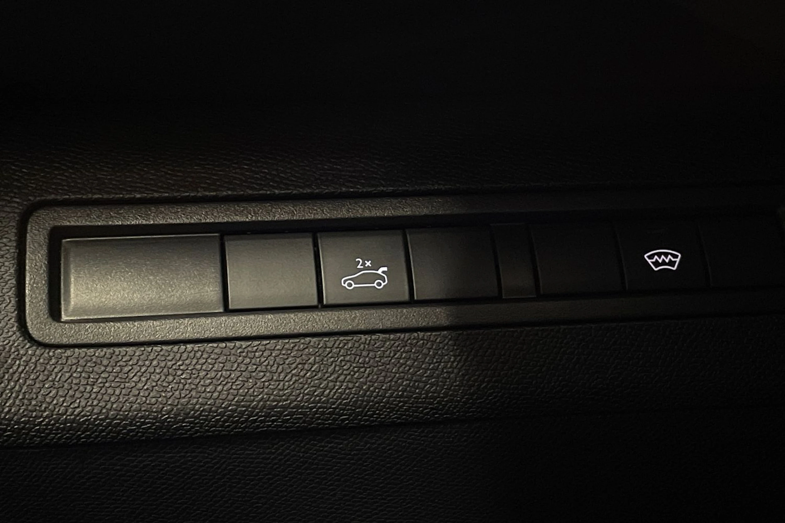 harmaa Peugeot 3008 2018 kuva 18.