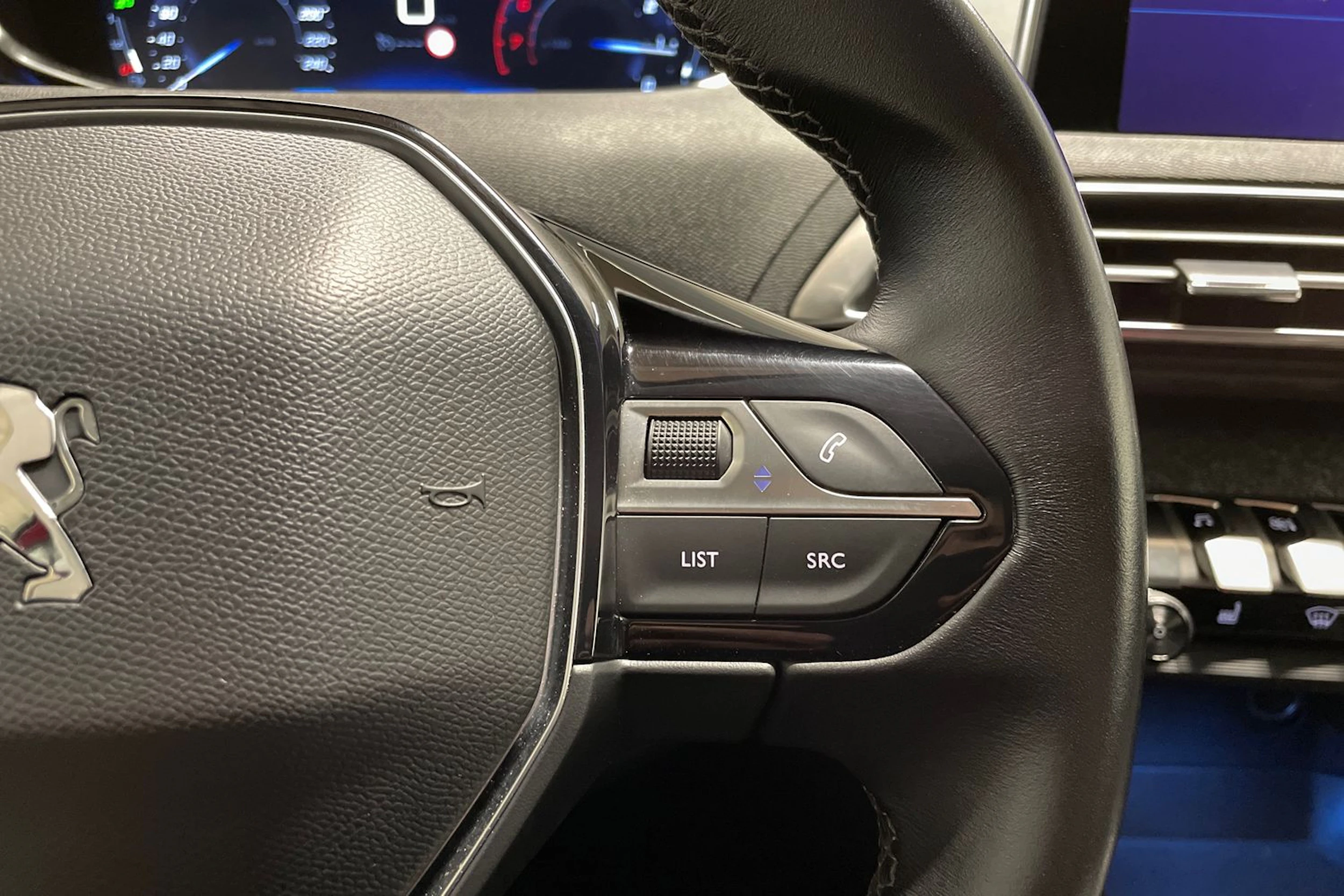 harmaa Peugeot 3008 2018 kuva 20.
