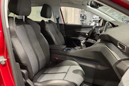 harmaa Peugeot 3008 2018 kuva 24.