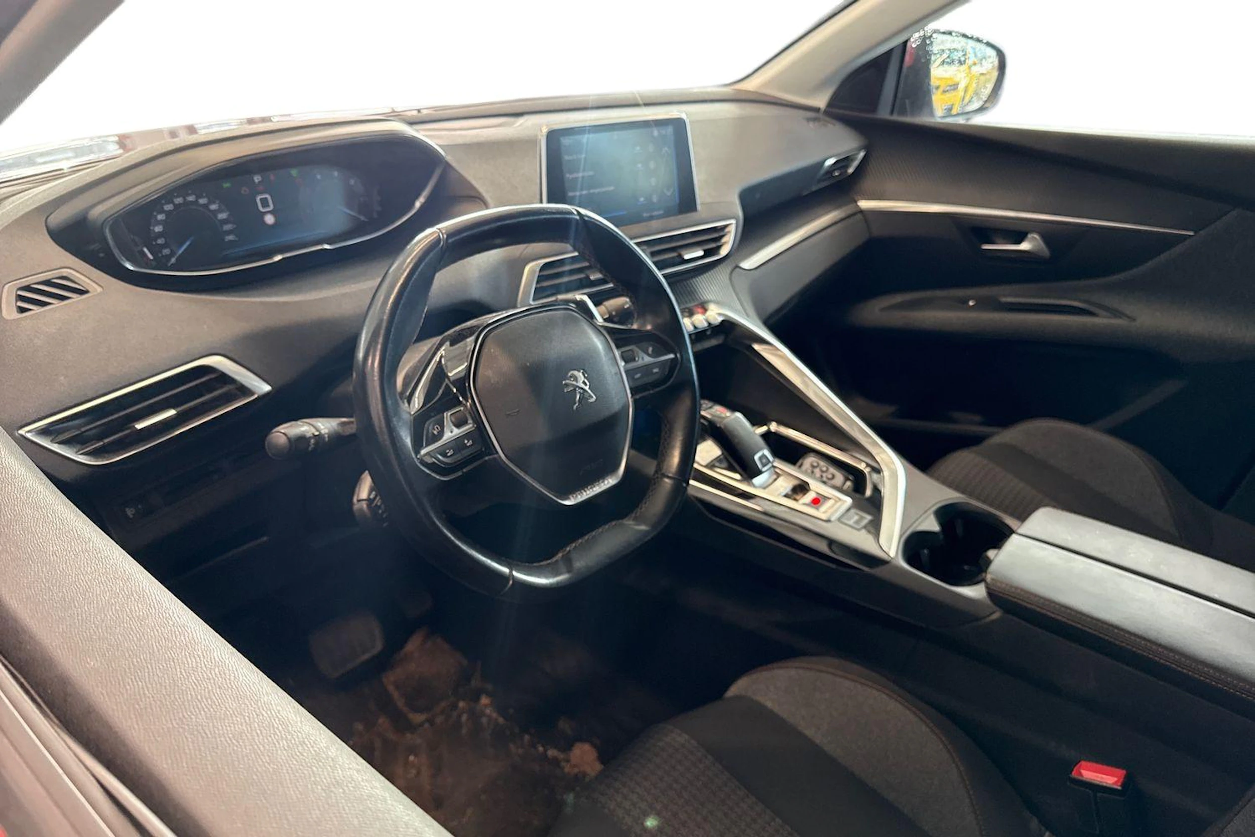 punainen Peugeot 3008 2018 kuva 3.