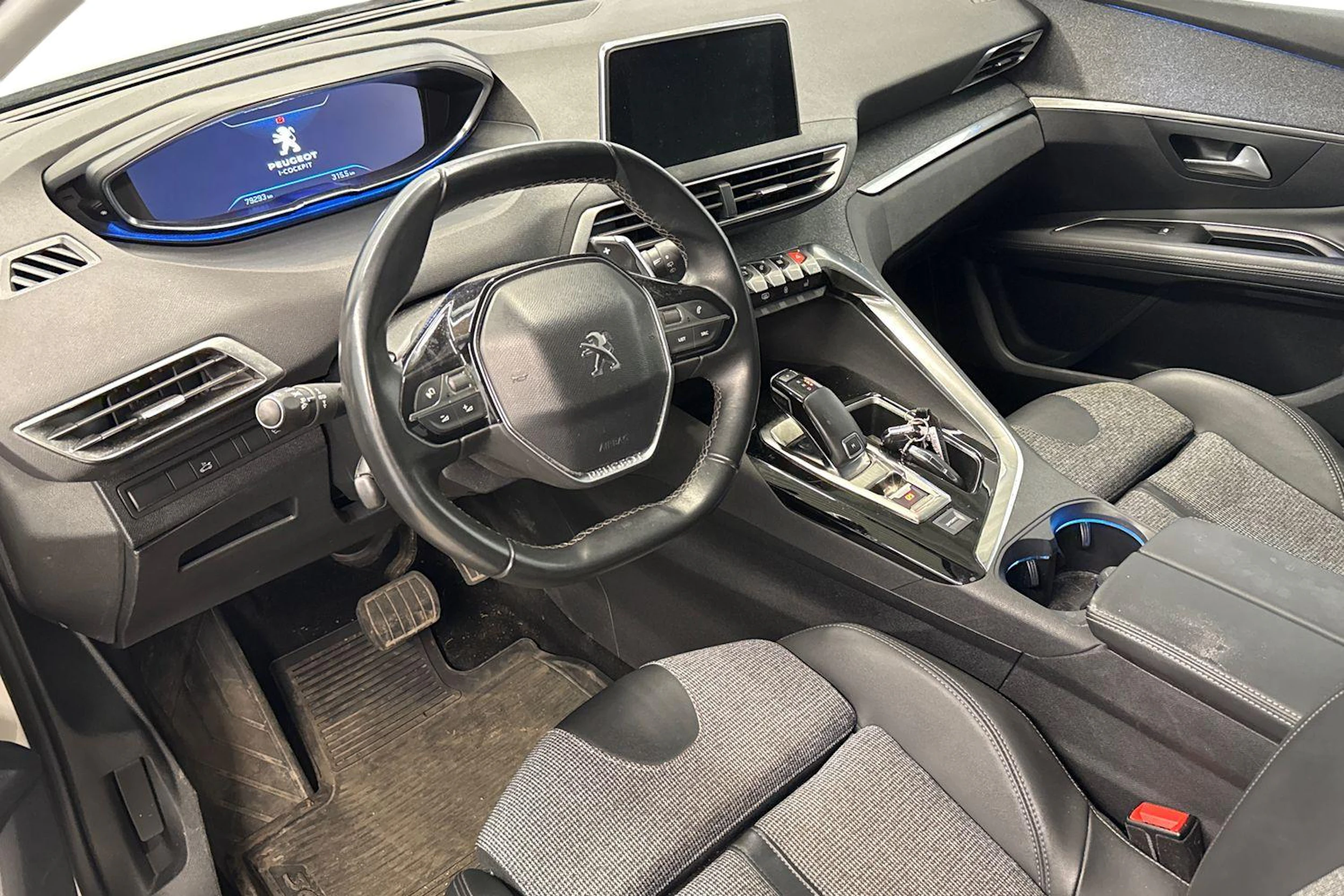 valkoinen Peugeot 3008 2019 kuva 3.