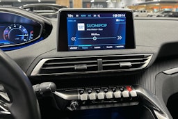 valkoinen Peugeot 3008 2020 kuva 21.