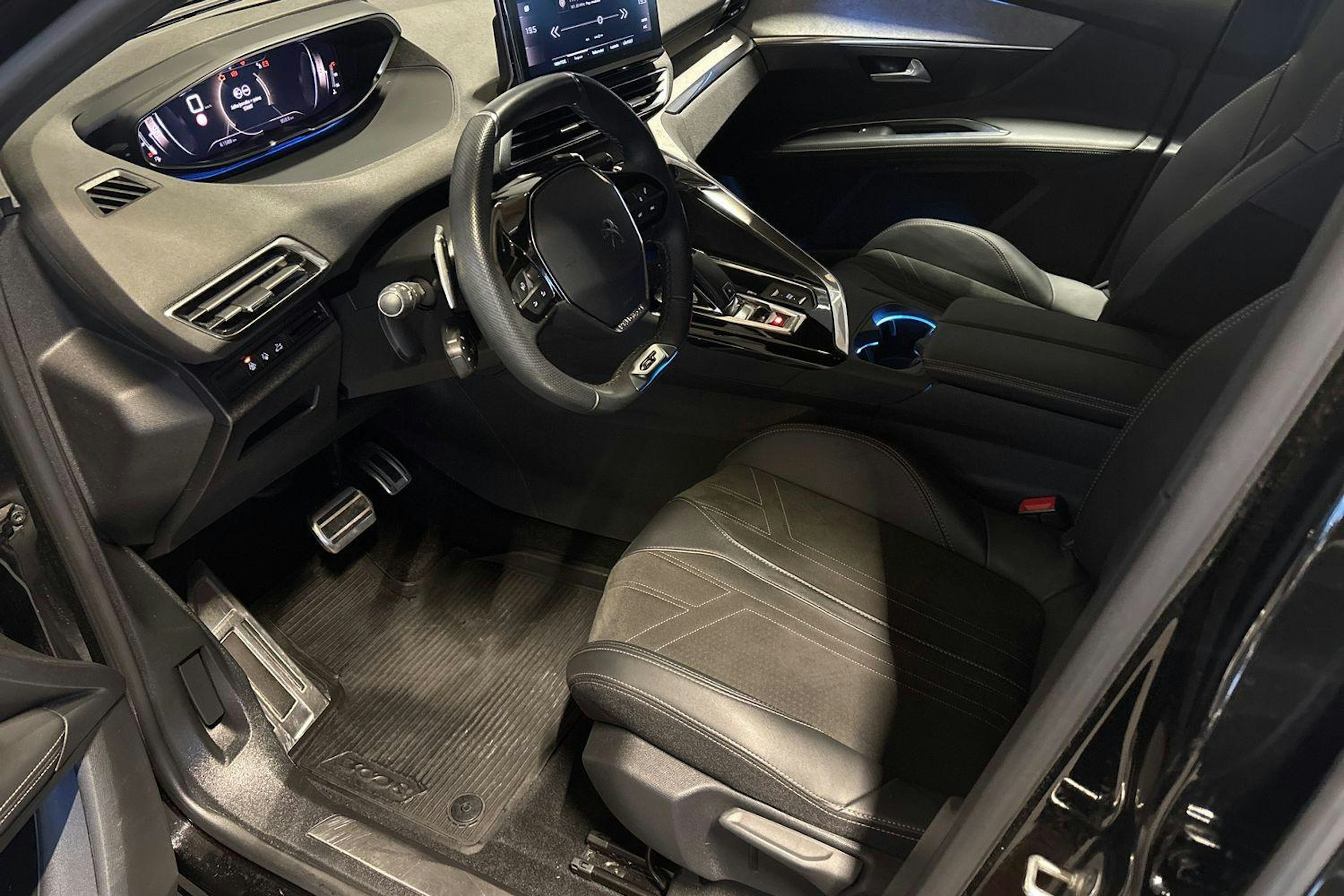 Musta Peugeot 3008 2021 kuva 7.