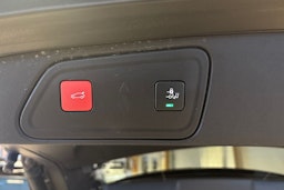 Musta Peugeot 3008 2021 kuva 14.