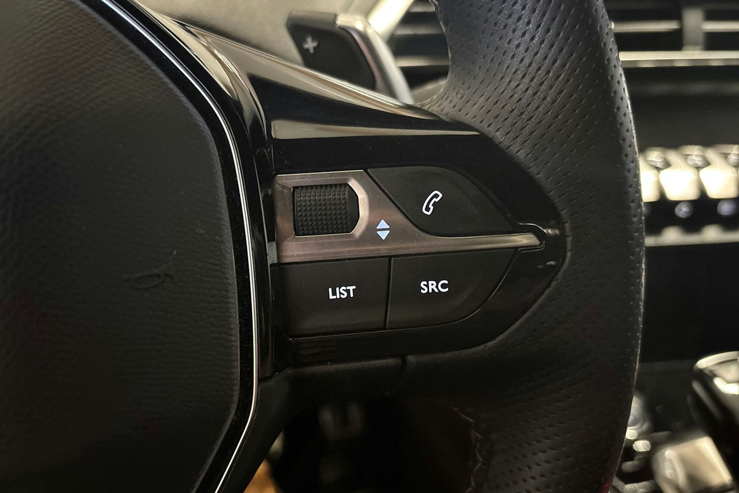 Musta Peugeot 3008 2021 kuva 20.