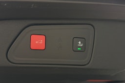 met. punainen Peugeot 3008 2021 kuva 16.