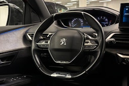 met. punainen Peugeot 3008 2021 kuva 17.