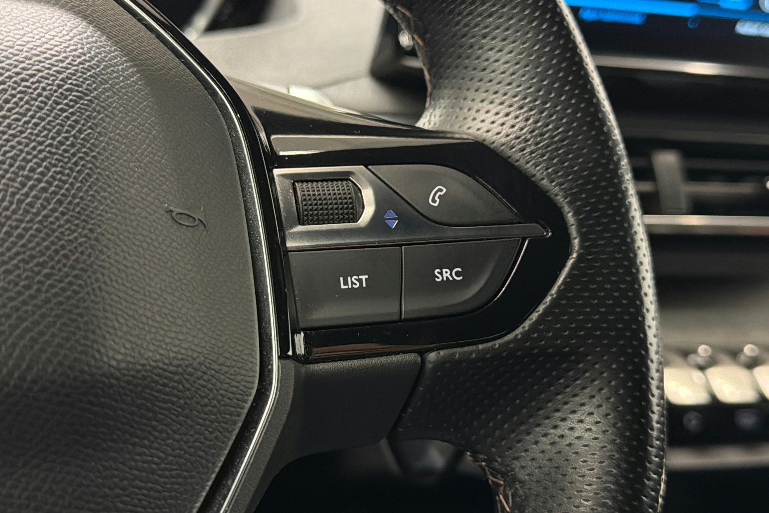 met. punainen Peugeot 3008 2021 kuva 21.