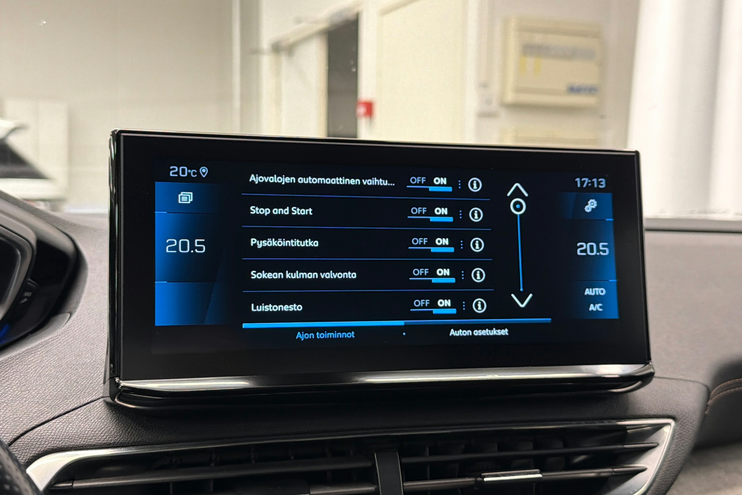 met. punainen Peugeot 3008 2021 kuva 23.