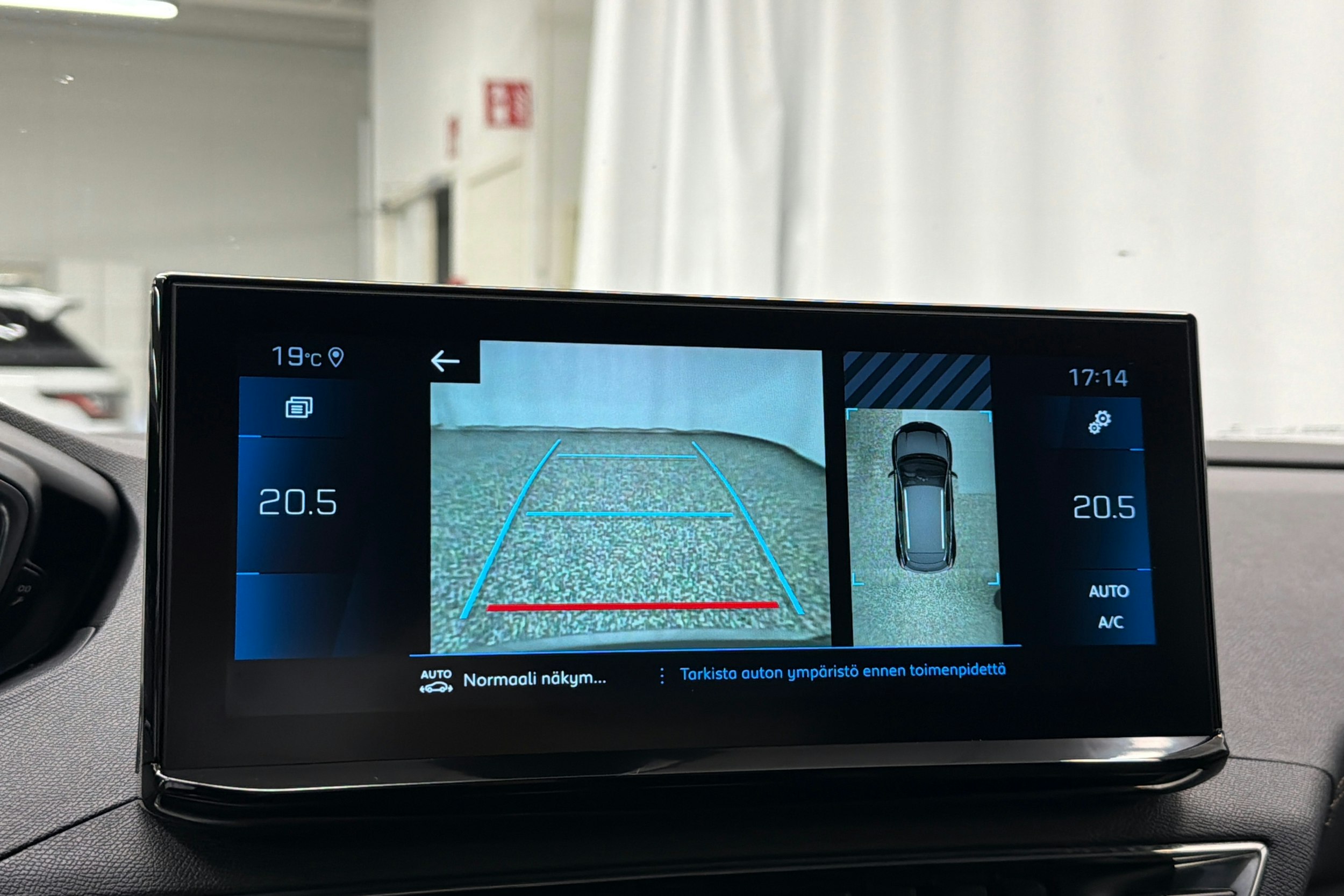 met. punainen Peugeot 3008 2021 kuva 26.